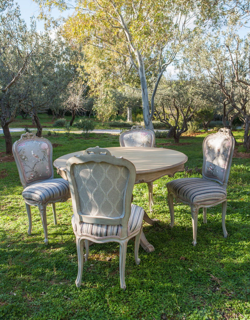 Παλιά τραπεζαρια vintage